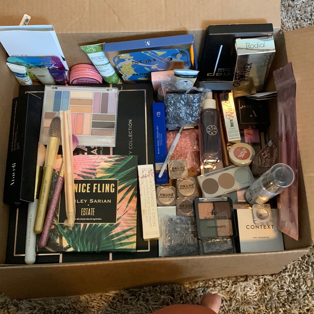LOT OF NEW AND FACTORY SEALED IPSY AND ULTA MAKEUP
